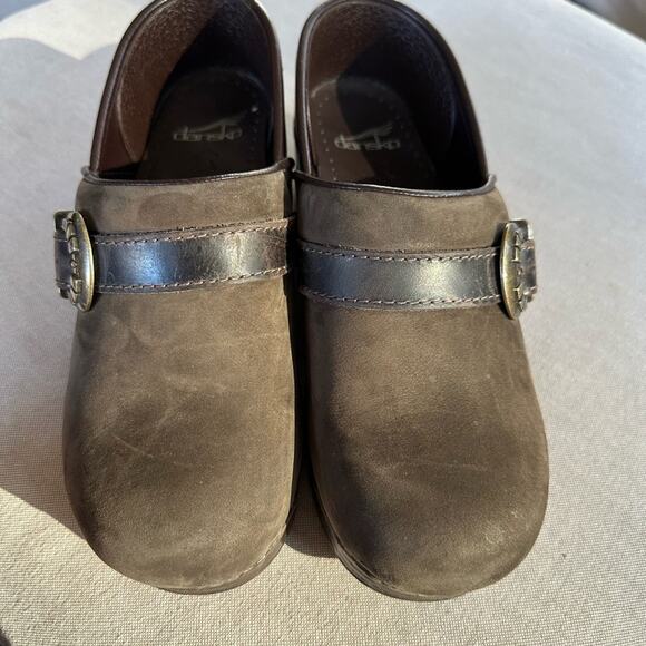 Dansko Brown Mules with Brass Buckle and Wooden Sole 38 - Picture 2 of 10